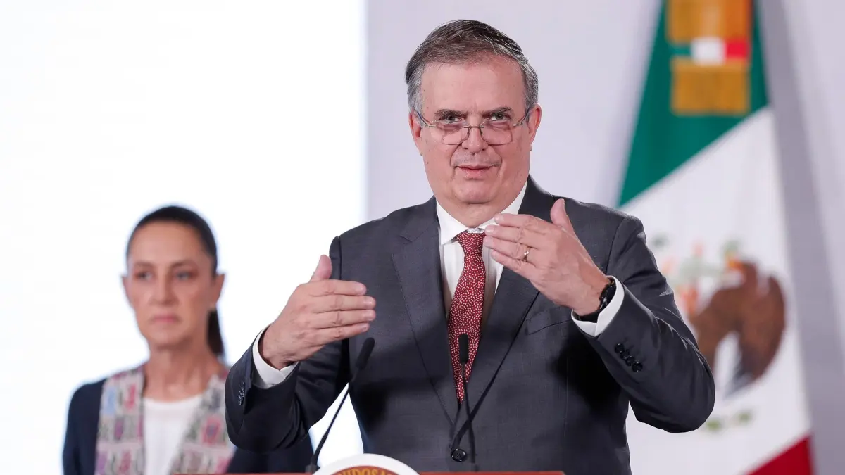 ebrard conf mananera sheinbaum 2jul26.jpg