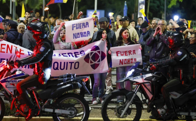 ecuador noboa revocatoria01