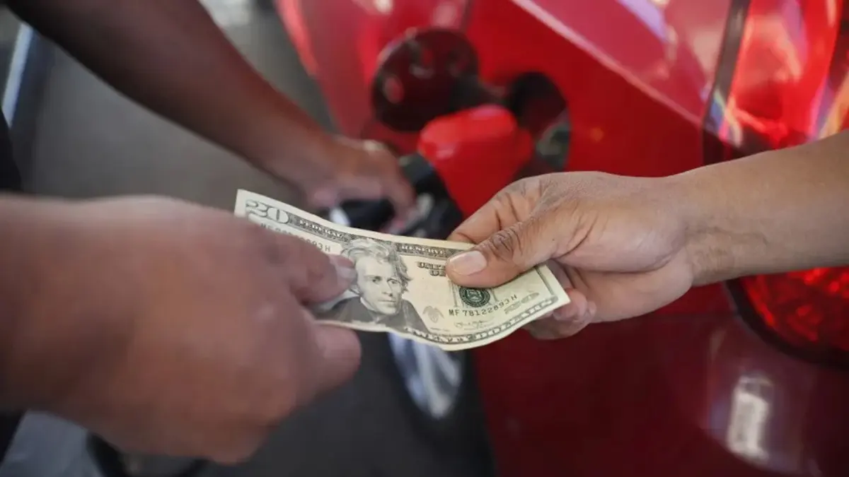 gasolina el salvador 2 1.jpg