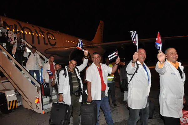 medicos cubanos ebola13.jpg