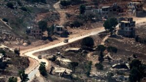 Continúan ataques de Israel en sur del Líbano, donde cifra de muertos supera los 4.300 16 patrulla israelii sur libano jul26