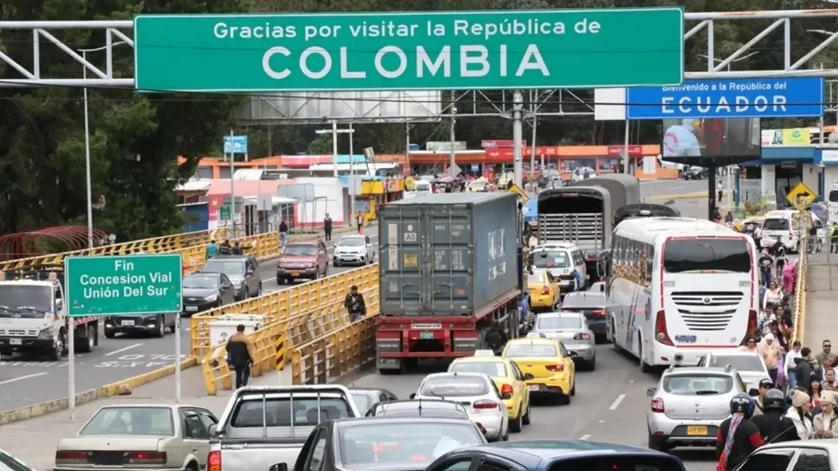 ame083 ecuador colombia.jpg