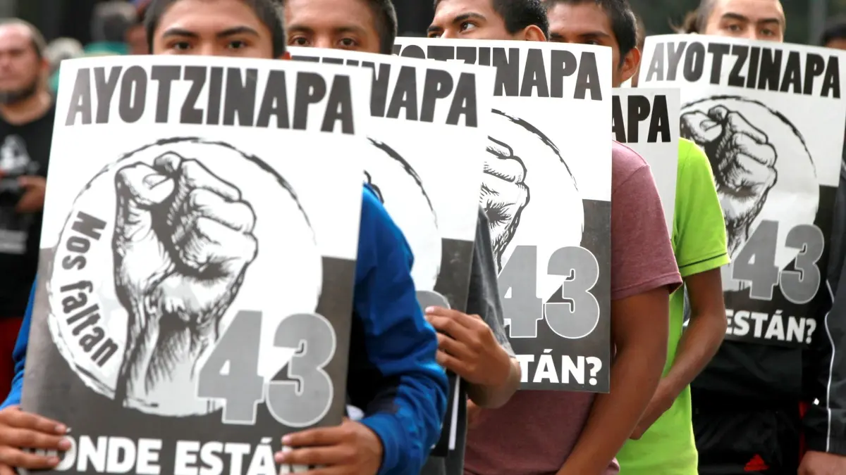 ayotzinapa donde estan marcha.jpg
