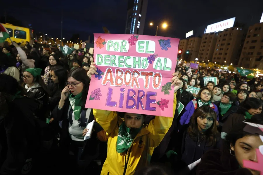 chilenas rechazan proyecto latido corazon feto aborto