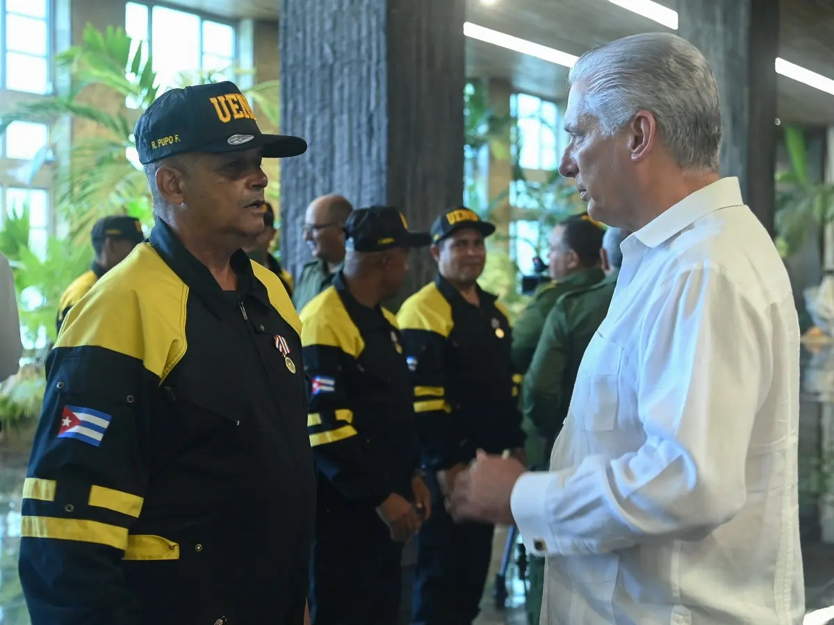 condecoracion rescatistas cubanos 1.jpg