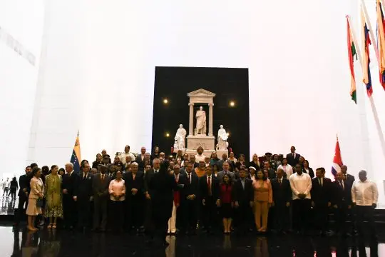 Venezuela rinde homenaje a Fidel, "líder íntegro y referencia para los pueblos libres del mundo" 4 homenaje fidel caracas 13ag26 4.jpg