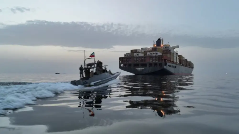 ormuz lancha barco control tasnim 26.jpg