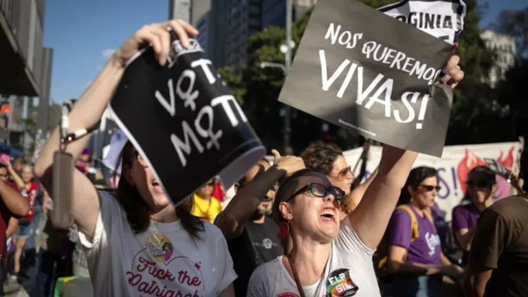 protesta mujeres brasil
