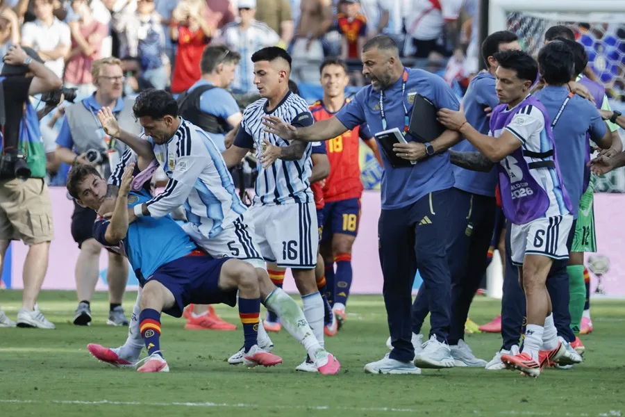 sancion mundial paredes partidos 1