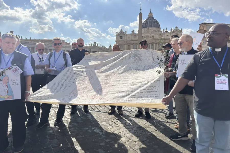 042aeee7f20836a1075b771c109ce4236981bf21miniw.jpg