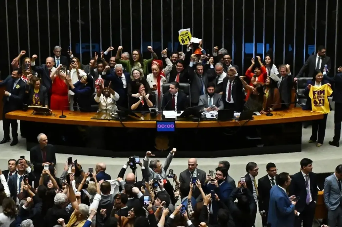 ame6028 brasil trabajo.jpg