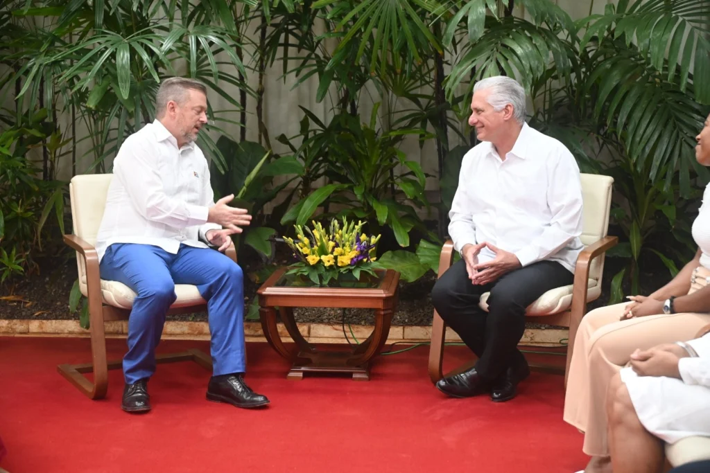 Presidente Díaz-Canel recibe en Cuba a directivos del Comité Paralímpico Internacional 2 cuas djd