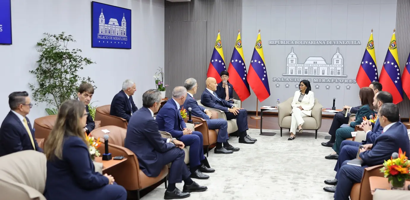 delcy rodriguez encuentro directivos eni foto prensa presidencial 1.jpg
