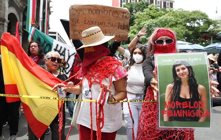 México: Entregan el cuerpo de estudiante española Claudia Tacoronte a su familia 2 eje destudiantes 1