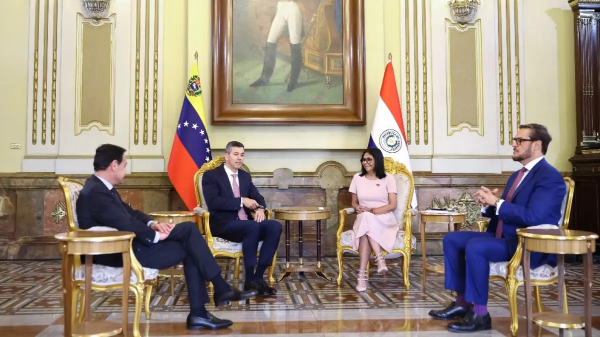 encuentro delcy rodriguez y santiago pena 1.jpg
