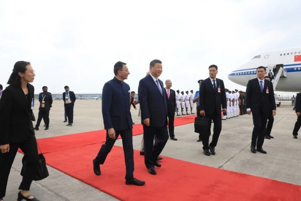 Xi Jinping llega a Nueva Delhi para participar en la XVIII Cumbre de BRICS 2 image 18