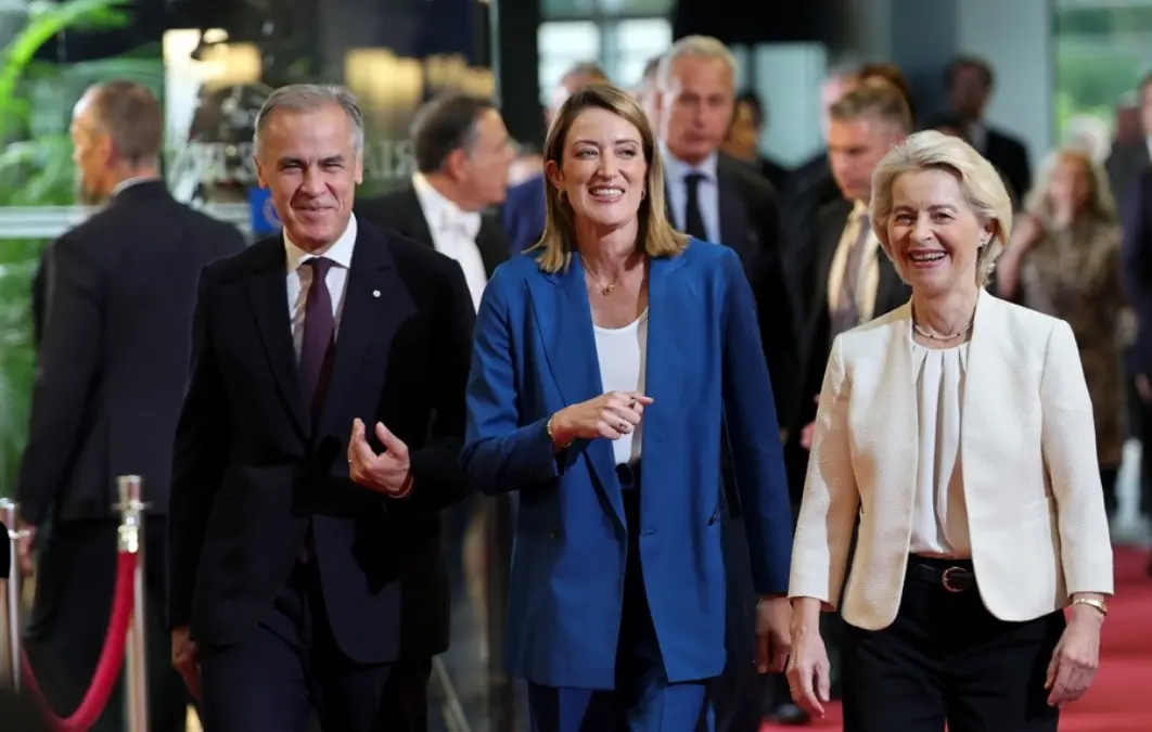 mark carney ursula von der leyen y roberta metsola foto efe 1.jpg