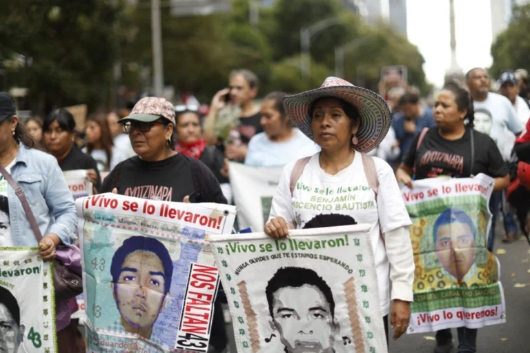 mexico movilizacion investigacion estudiantes desaparecidos ayotzinapa foto efe 1