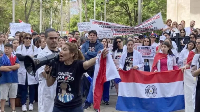 Médicos y maestros paraguayos anuncian huelga para exigir incrementos salariales 1 par