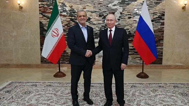 presidentes vladimir putin y masoud pezeshkian