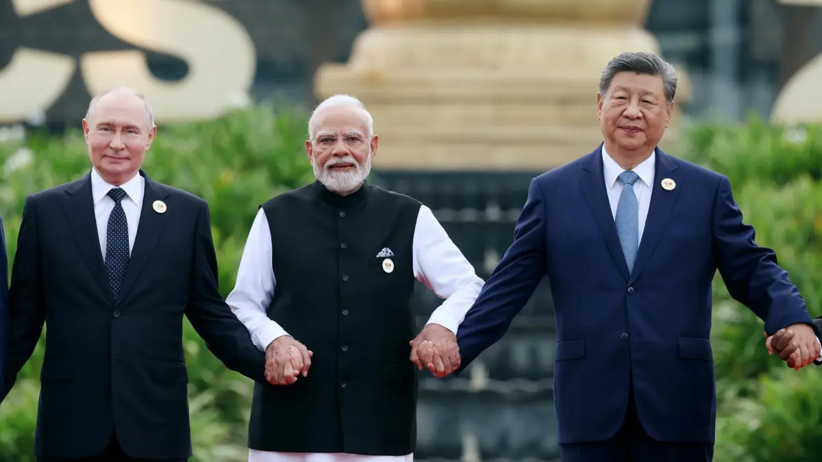 putin modi xi cumbre brics sept26.jpg