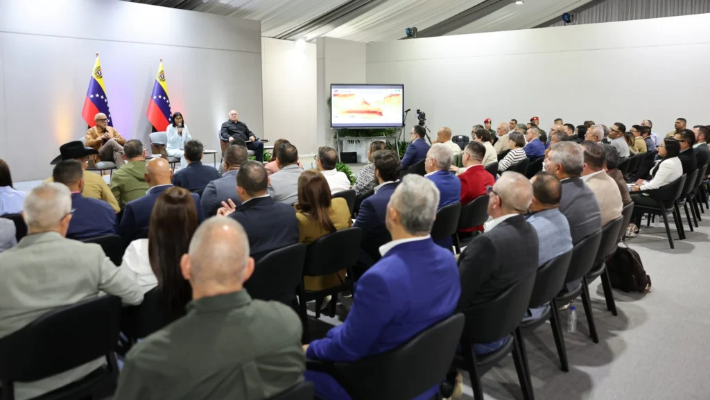 Presidenta (e) Delcy Rodríguez afina estrategia conjunta de desarrollo con gobernadores y alcaldes 2 reunion