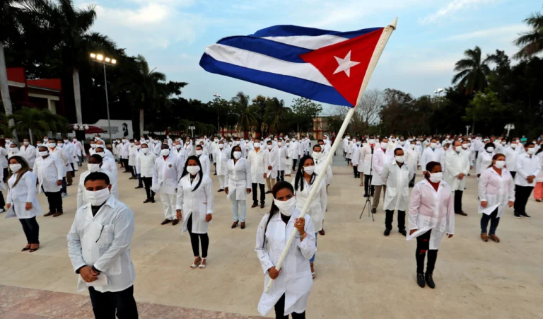 uruguay medicos cubanos01