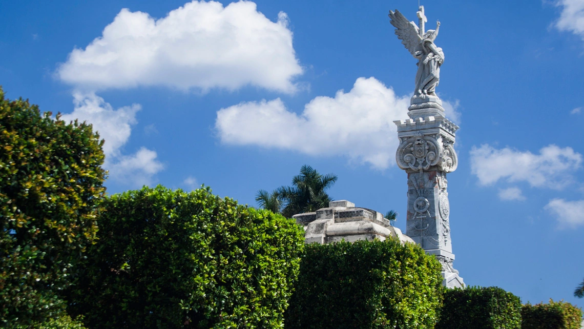 Cementerio de Colón. Historias tras el arco de triunfo 7 07 1140.jpg