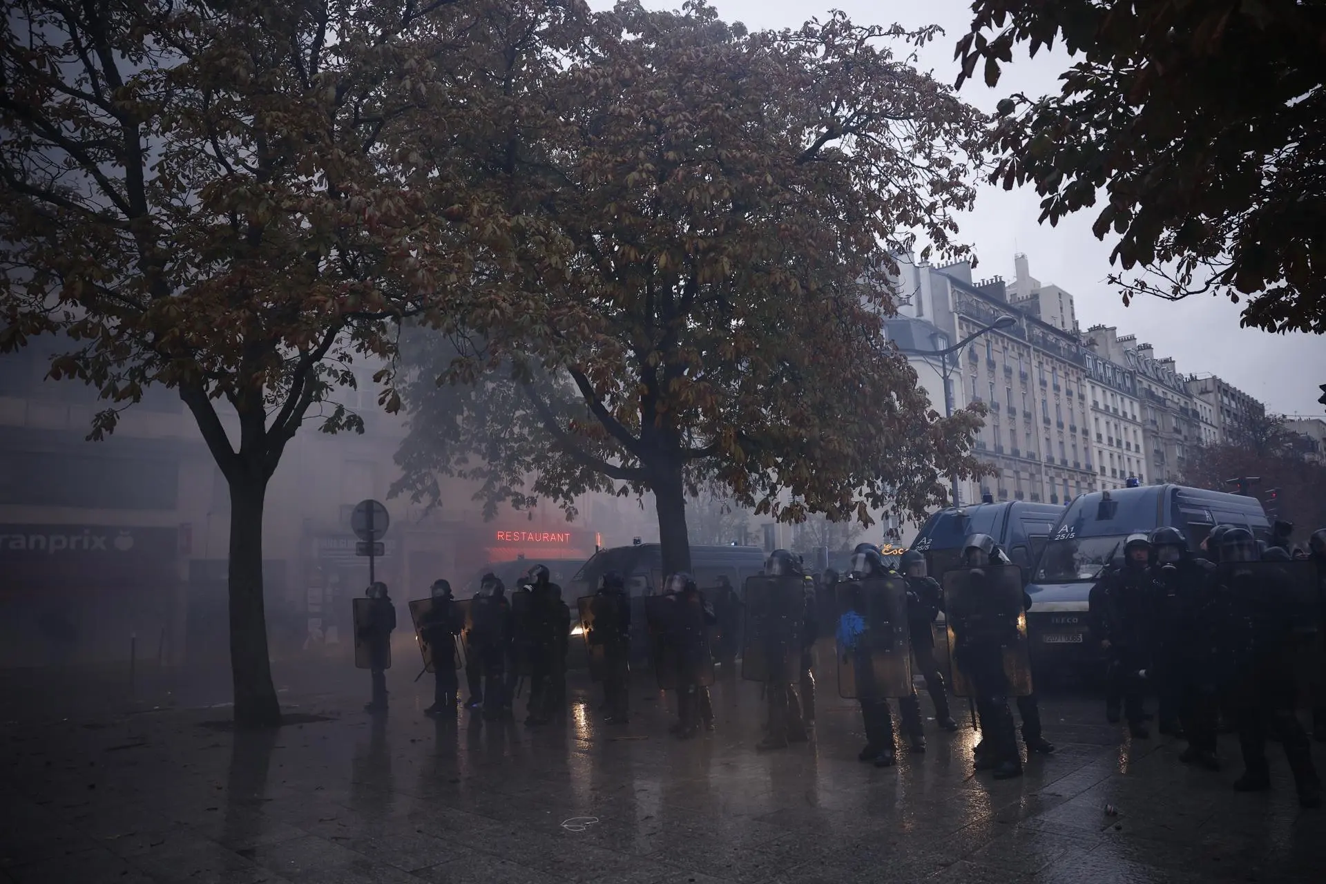 Francia: entre 410.000 y 800.000 personas marcharon bajo un despliegue de 70.000 agentes