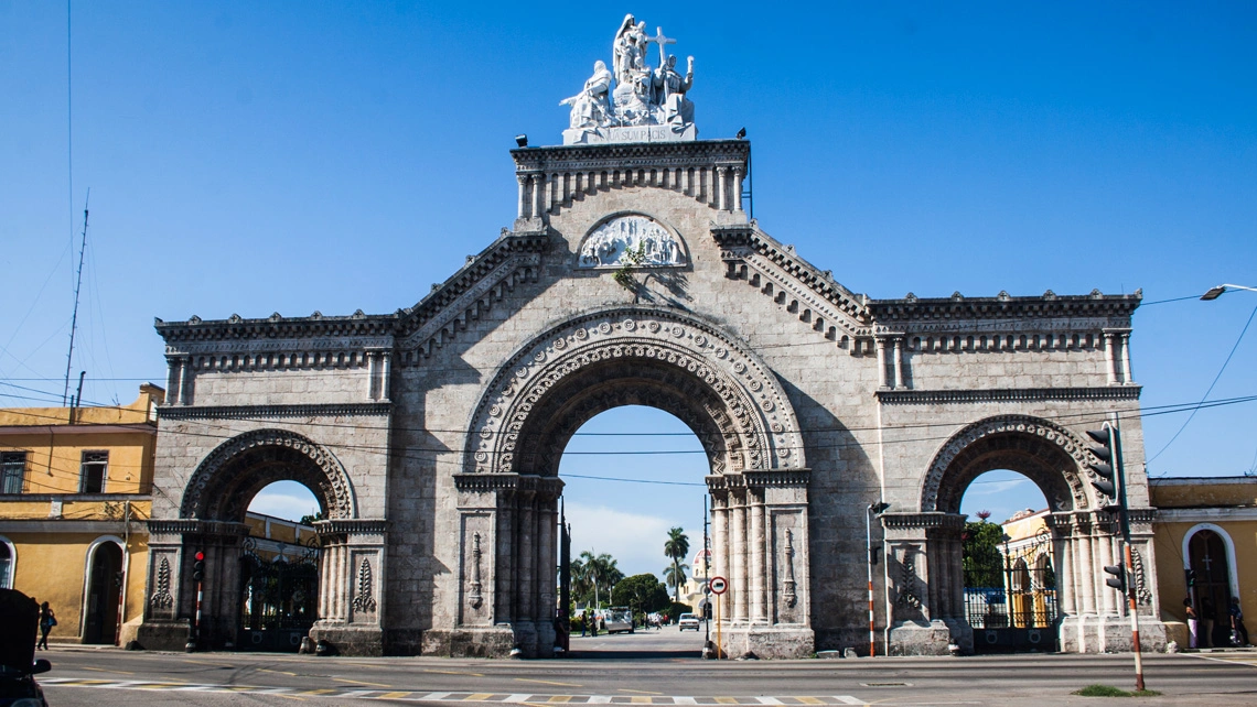 Cementerio de Colón. Historias tras el arco de triunfo 4 409 01 1140.jpg