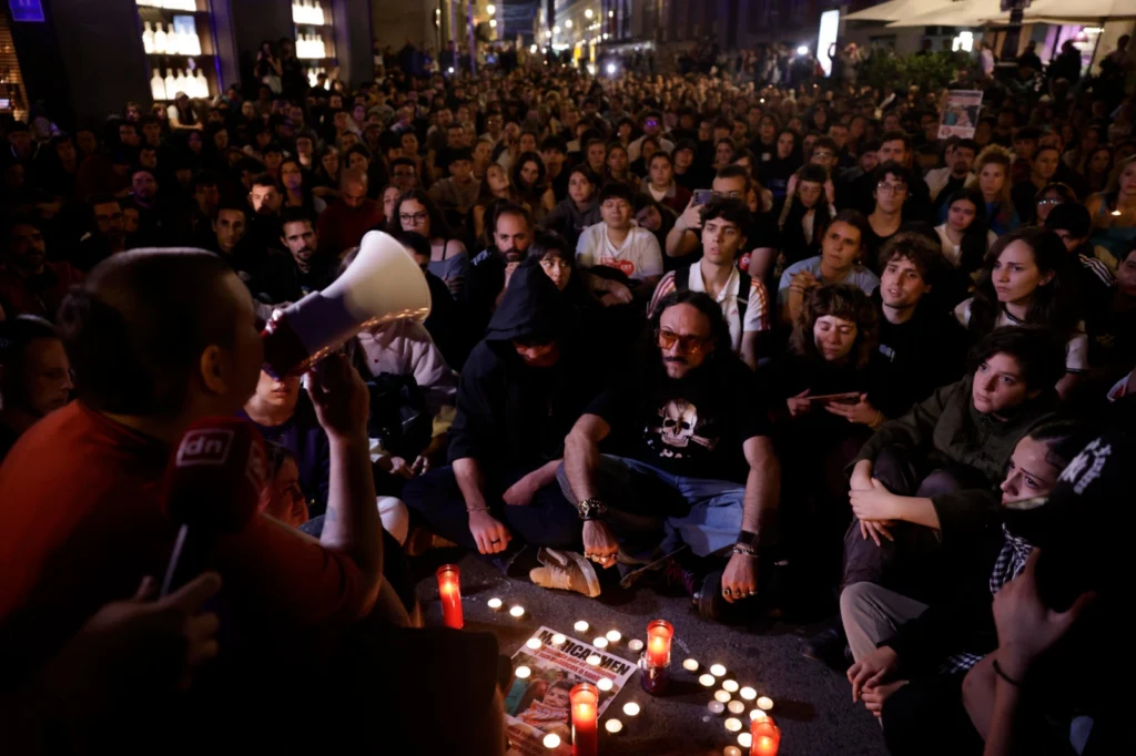 En imágenes: Madrid rinde homenaje a Maricarmen Abascal entre dolor y resistencia 8 482ae8ee 5c98 4795 8454 b8746c371daa