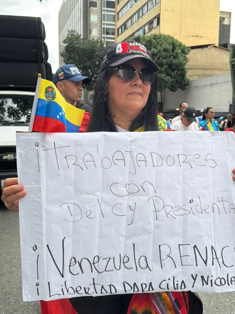 Trabajadores venezolanos marchan en Caracas en respaldo a Delcy Rodríguez y por la paz 2 841011736 1827665158405488 8420937712892496701 n