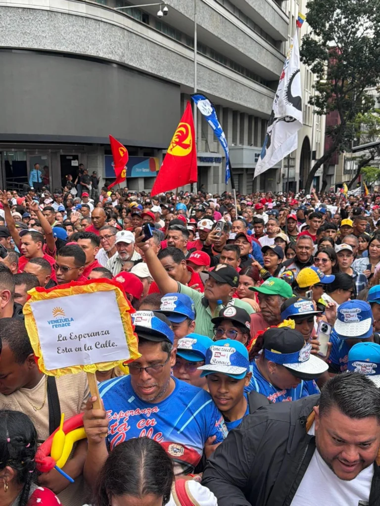 Trabajadores venezolanos marchan en Caracas en respaldo a Delcy Rodríguez y por la paz 3 843223802 2186535611931210 5983391863535695794 n