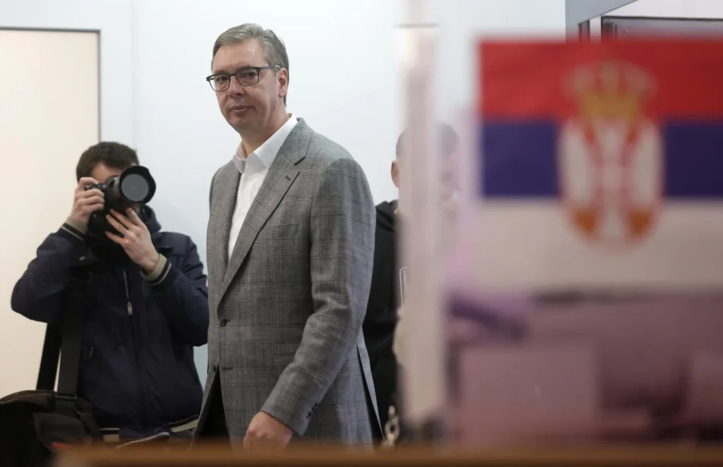Serbia vota en elecciones parlamentarias anticipadas con alta participación 2 asaltos y agresiones aisladas en las elecciones de serbia con una elevada participacion