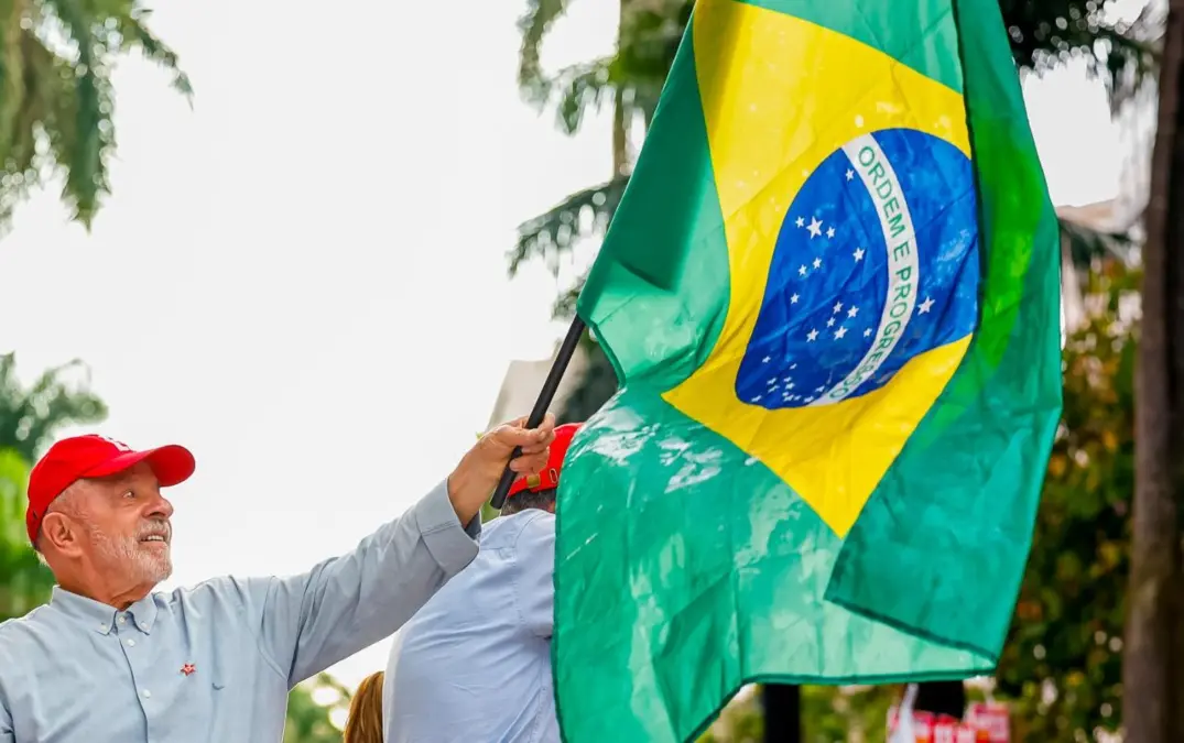 brasil presidente lula campana foto midianinja 2.jpg