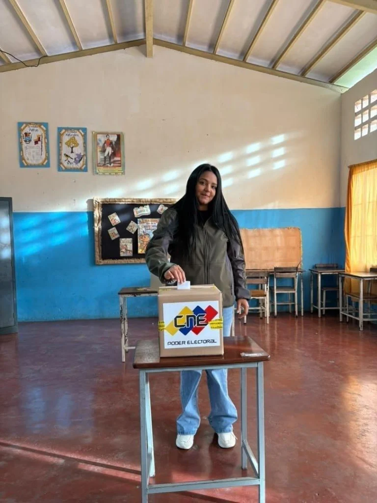En imágenes: despliegues de centros de votación para la Consulta Popular Nacional 2026 5 d2f5ad20 e921 43a0 8fb4 f517a5c49867