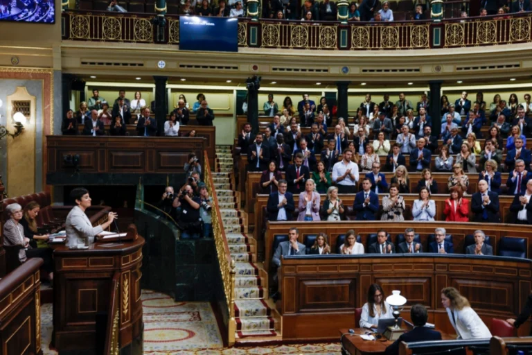 espana congreso debate decretos vivienda foto efe 1