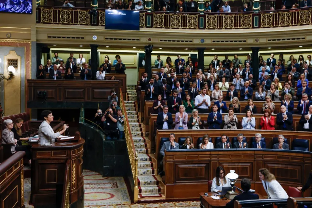 espana congreso debate decretos vivienda foto efe 1.jpg