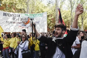 estudiantes protestan milei