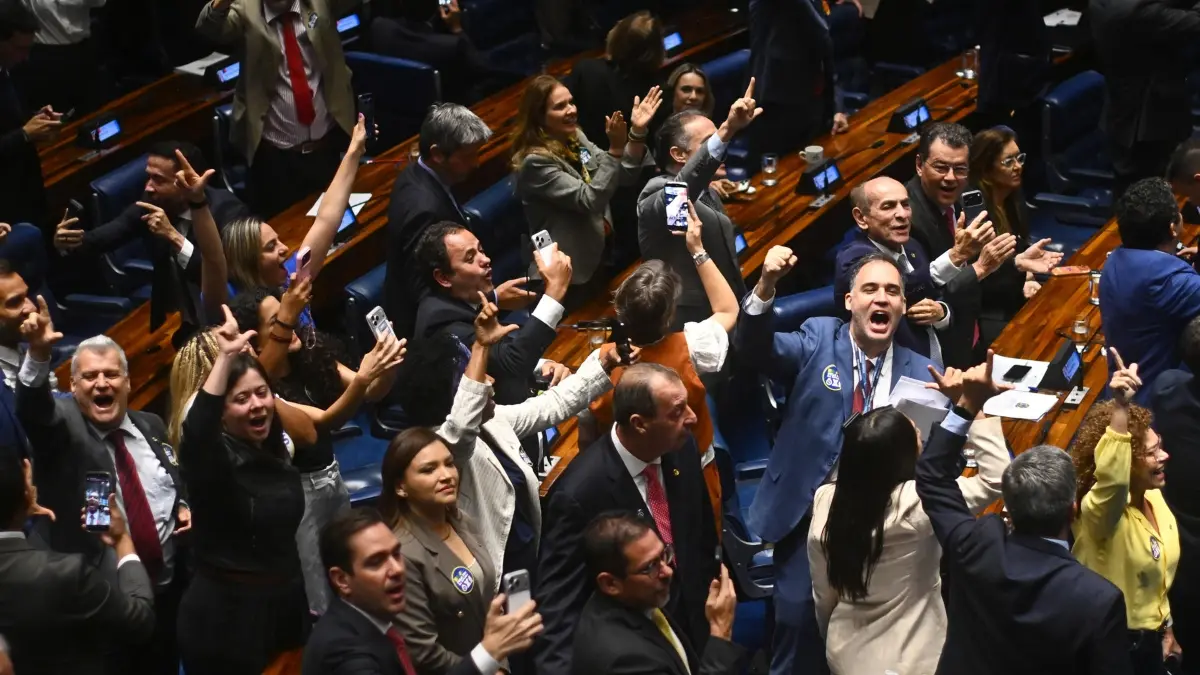fin 6x1 senado brasil 14oct26.jpg