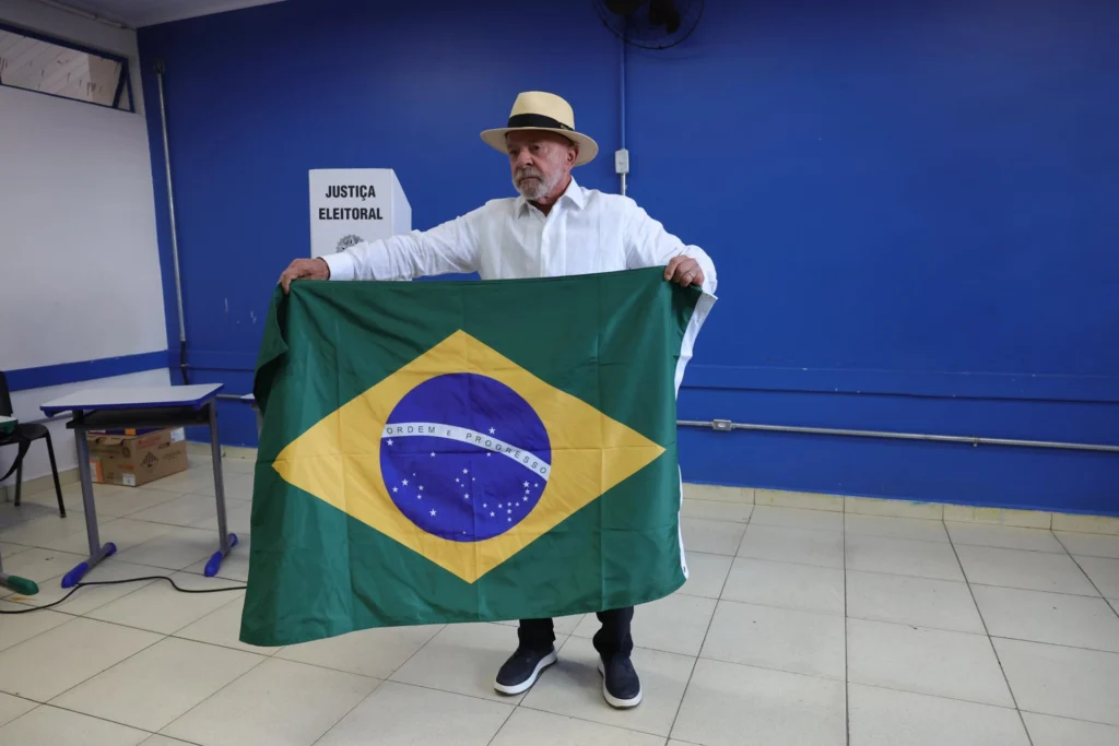 En imágenes: jornada electoral en Brasil transcurre con normalidad y gran afluencia 4 htyerblweae4nv