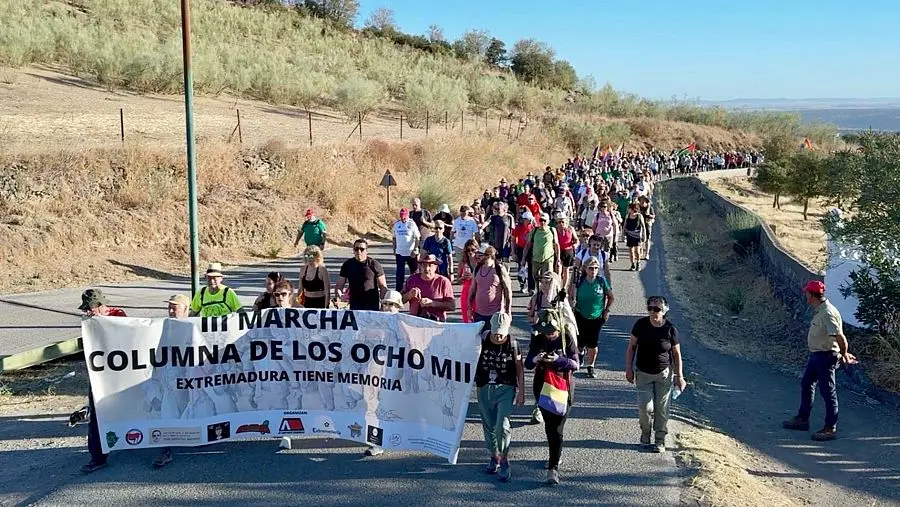 "III Marcha- Columna de los 8000". Cerca de la libertad y de la muerte 2 img2 rtve iii marcha 8000.jpg