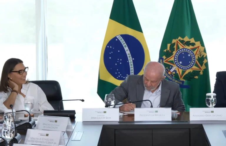 lula firma subsidio muj vict violen mach