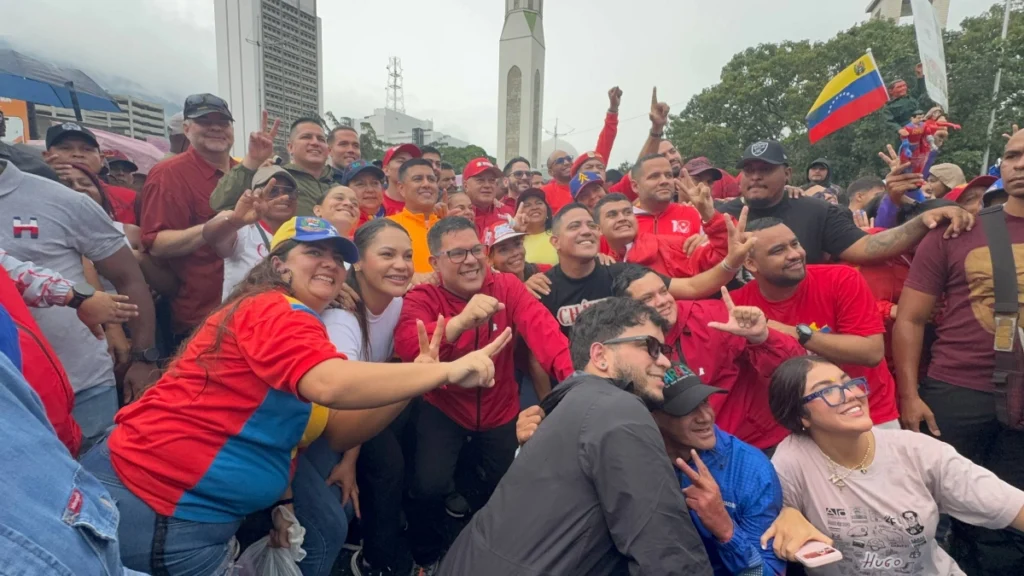 En imágenes: venezolanos conmemoran victoria de 2012 y ratifican legado de Chávez 7 marcha chavez caracas 7oct2026 1