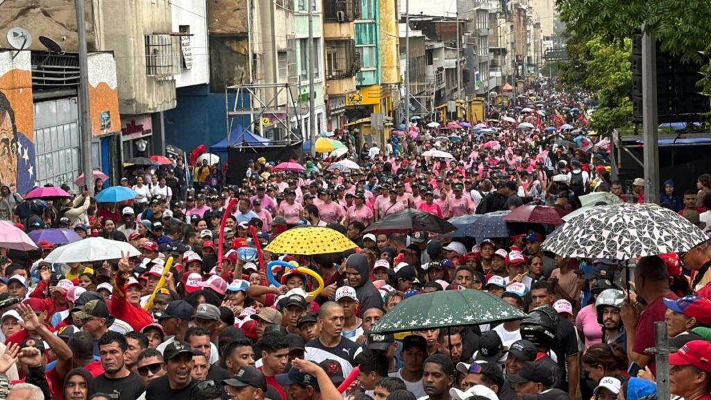 En imágenes: venezolanos conmemoran victoria de 2012 y ratifican legado de Chávez 8 marcha chavez caracas 7oct2026 3