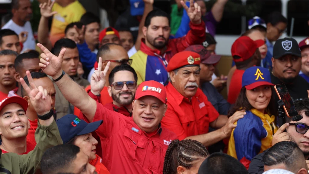 En imágenes: venezolanos conmemoran victoria de 2012 y ratifican legado de Chávez 12 marcha chavez caracas 7oct2026 cabello efe