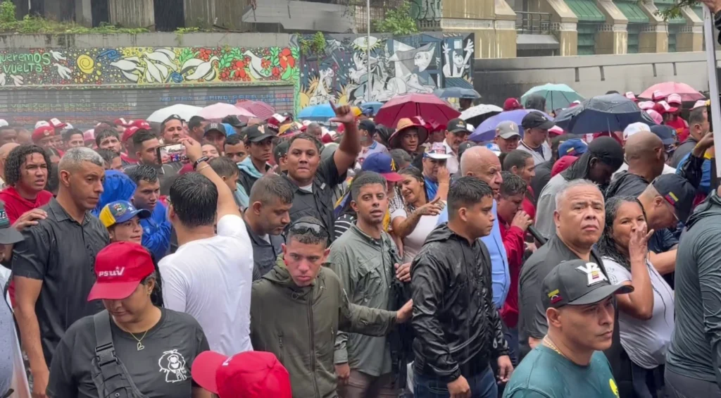 En imágenes: venezolanos conmemoran victoria de 2012 y ratifican legado de Chávez 6 marcha chavez caracas 7oct26 10