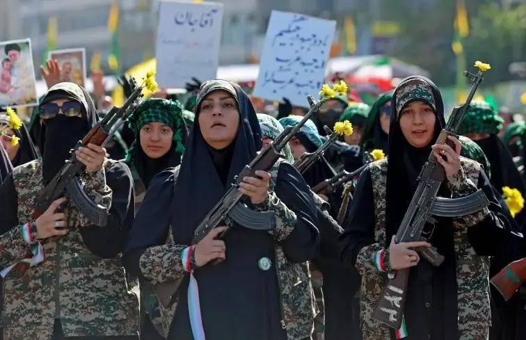 Asia Occidental: La hora de las definiciones geopolíticas 2 mujeres armadas.jpg