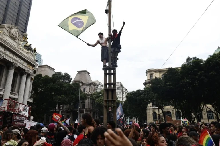 rio janeiro estudiantes rechazan flavio bolsonaro foto efe