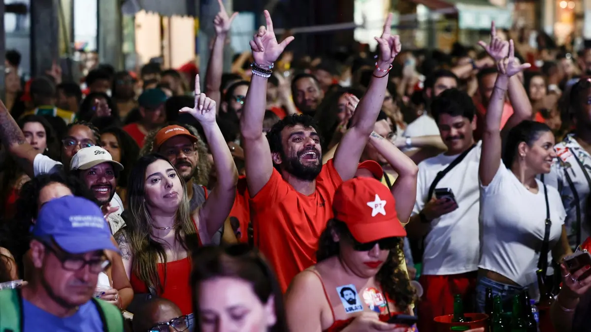 seguidores lula 4oct26.jpg